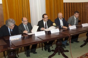 De izquierda a derecha: X. Manuel López Vázquez, Francisco Durán, Anxo Lorenzo, Carlos García - Suárez y Javier Pérez Buján.